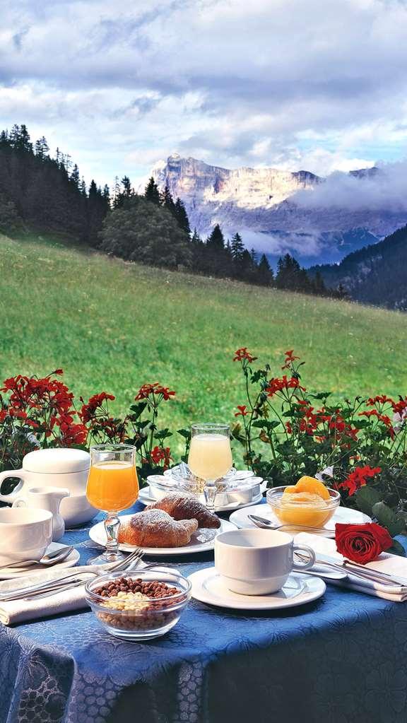Hotel Miramonti Corvara レストラン 写真