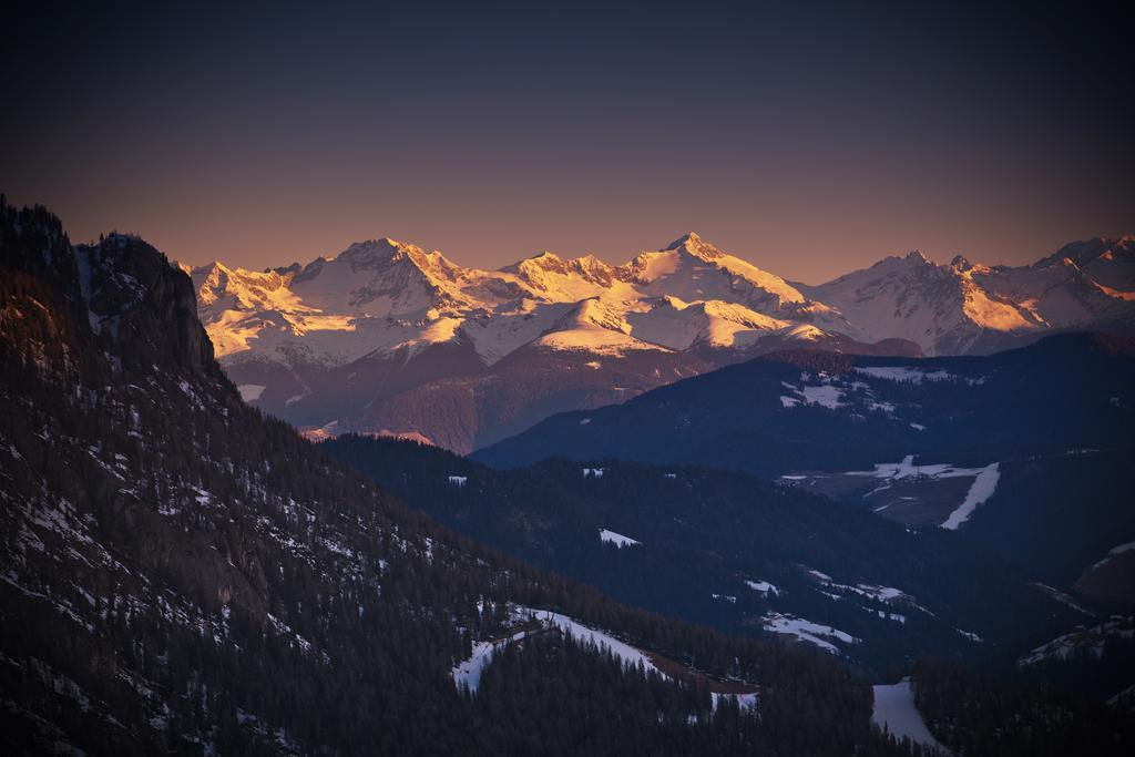 Hotel Miramonti Corvara エクステリア 写真