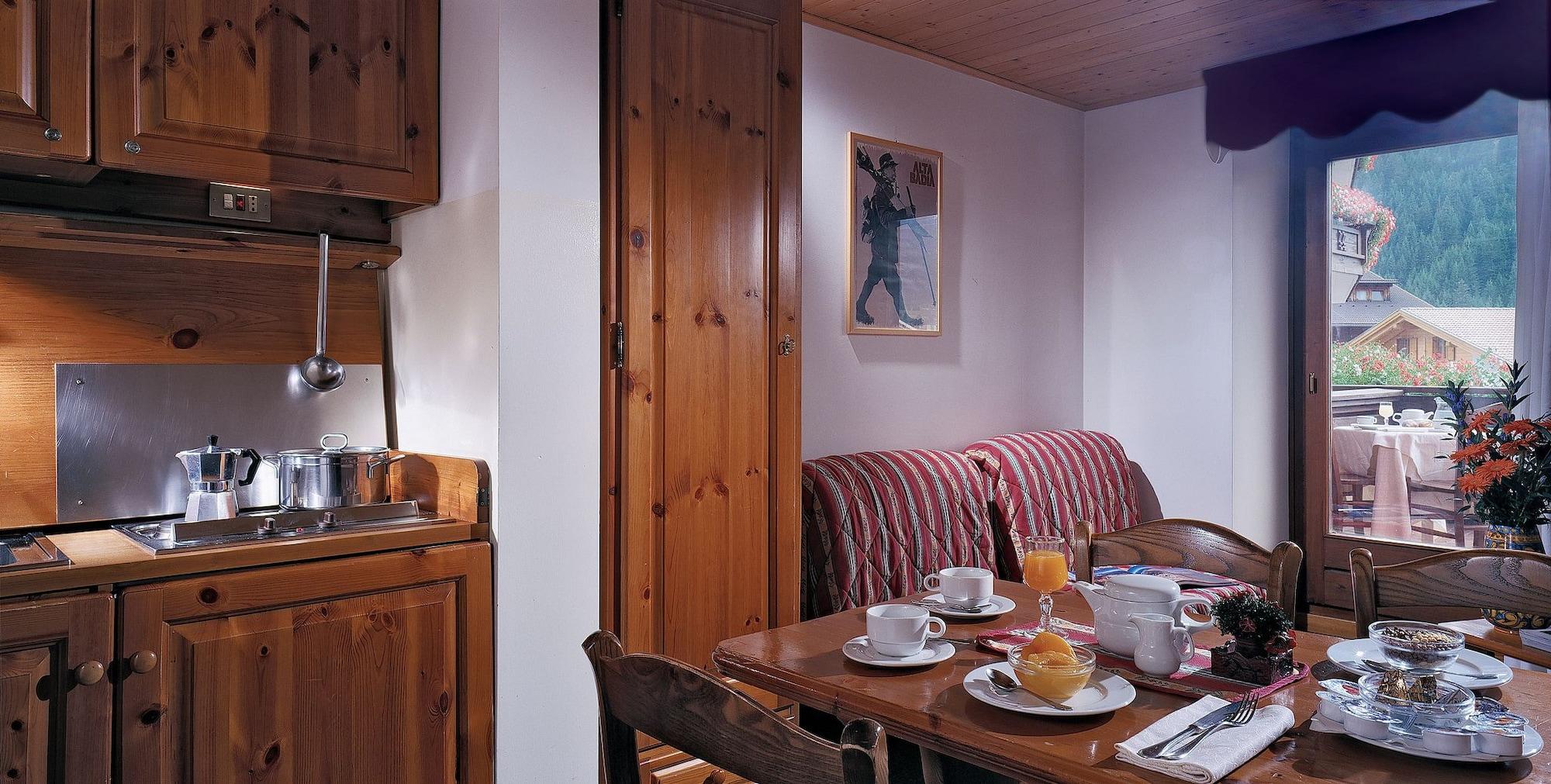 Hotel Miramonti Corvara エクステリア 写真