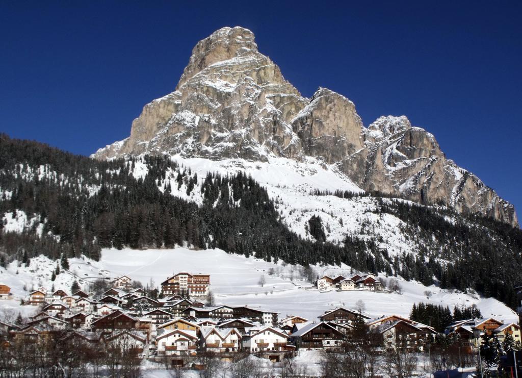Hotel Miramonti Corvara エクステリア 写真