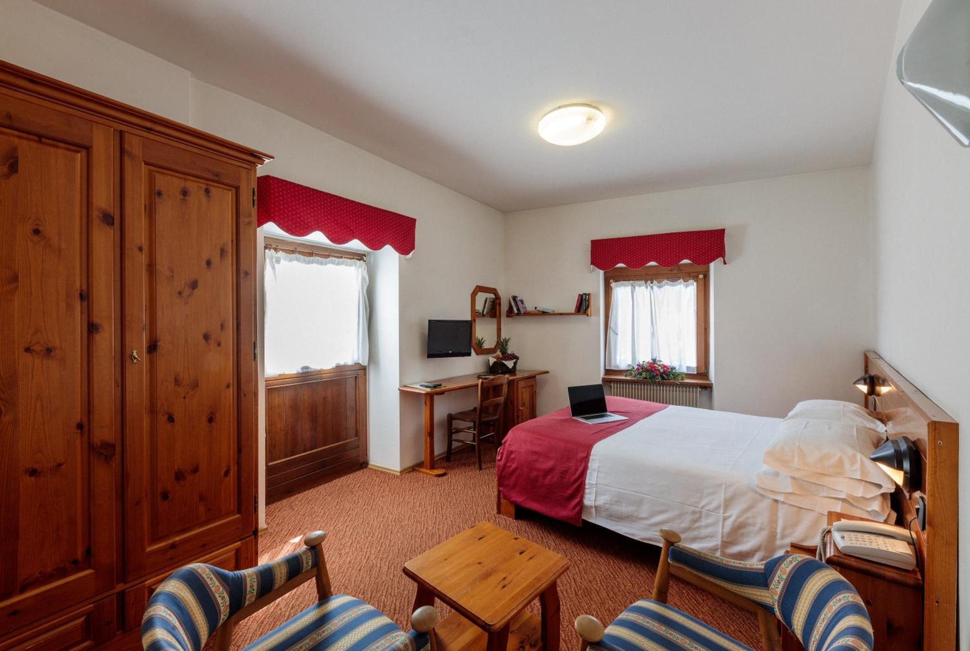 Hotel Miramonti Corvara エクステリア 写真
