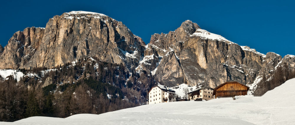 Hotel Miramonti Corvara エクステリア 写真